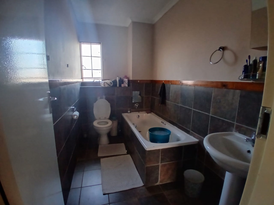 3 Bedroom Property for Sale in Waterval East North West